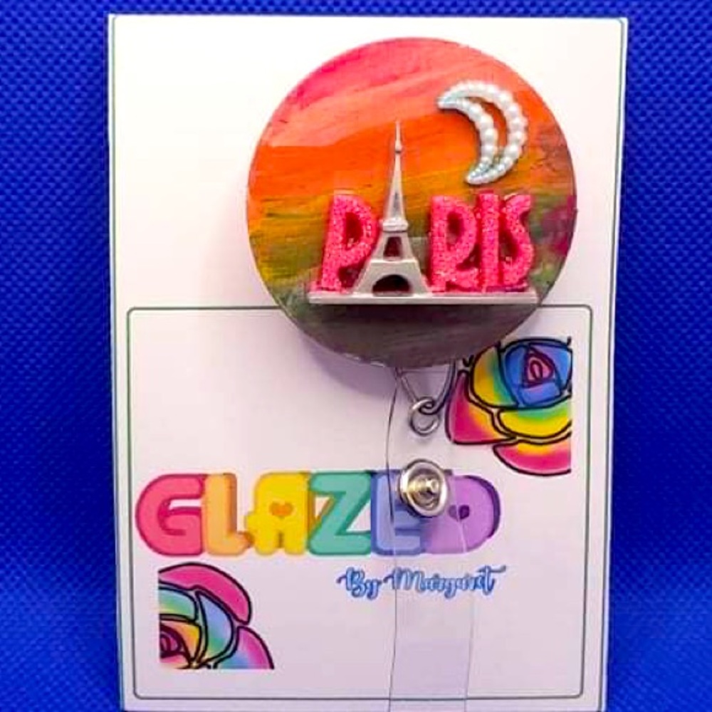 🆕Badge Reel 🛍🤩Free Shipping ✈️💌for bundle of 3 items and up📦